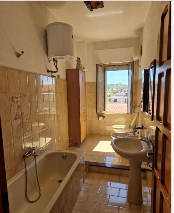 Apartment Piras&Tascedda Ampio Appartamento Vicino Al Centro باري ساردو المظهر الخارجي الصورة